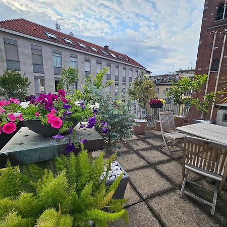 Exclusive Top Floor 2-Bedroom Flat Milan Exterior photo