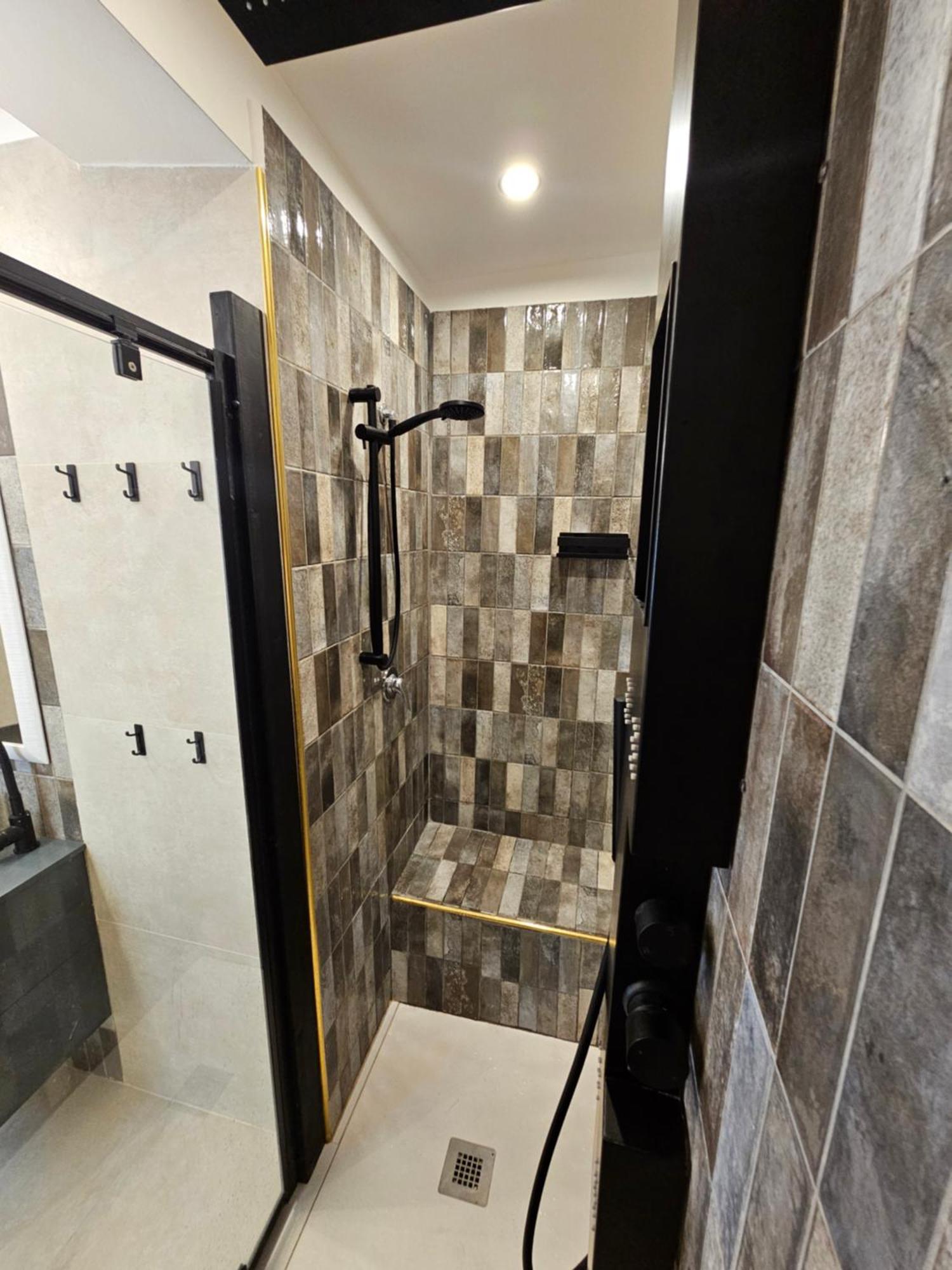 Exclusive Top Floor 2-Bedroom Flat Milan Exterior photo