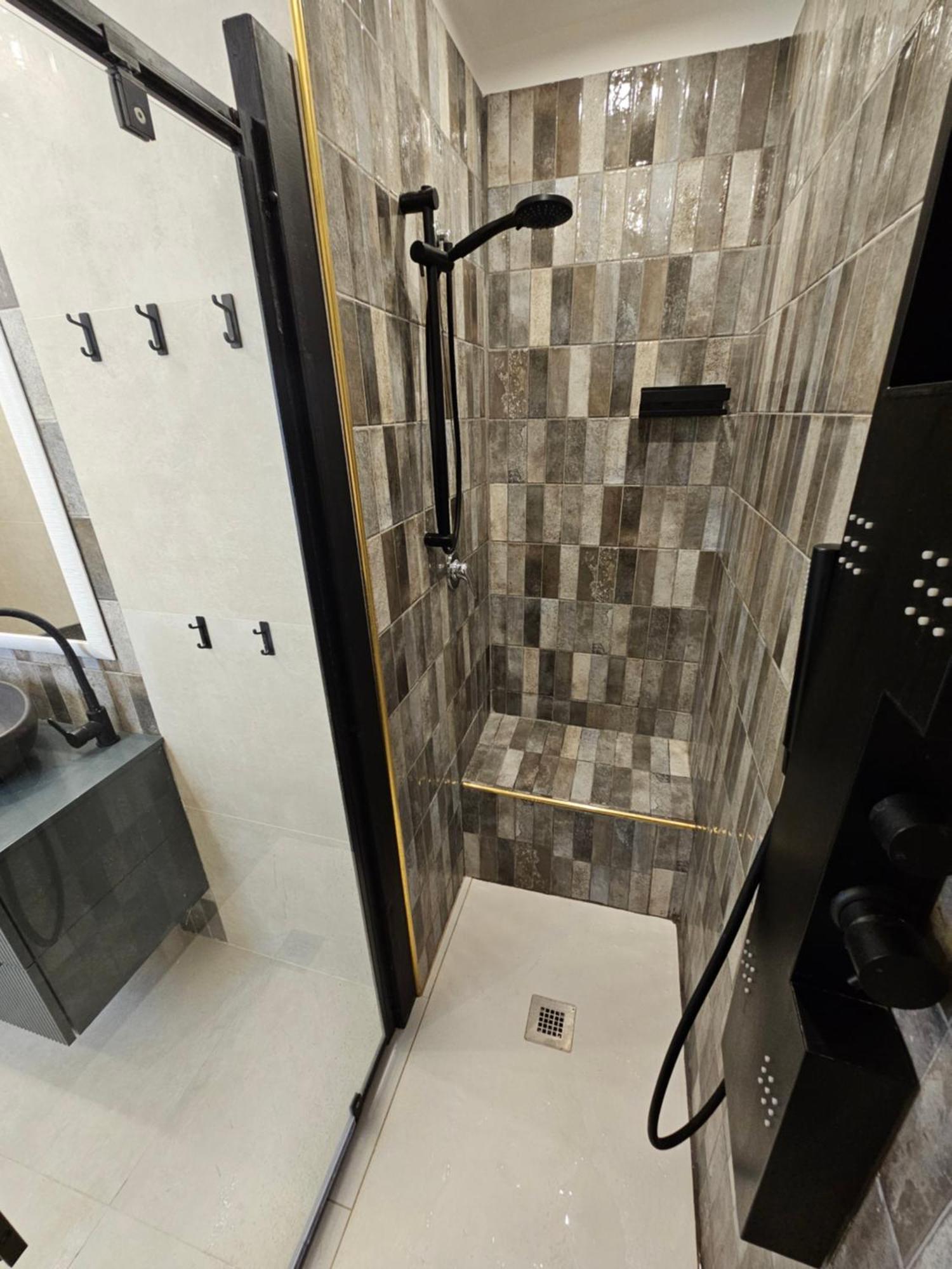 Exclusive Top Floor 2-Bedroom Flat Milan Exterior photo