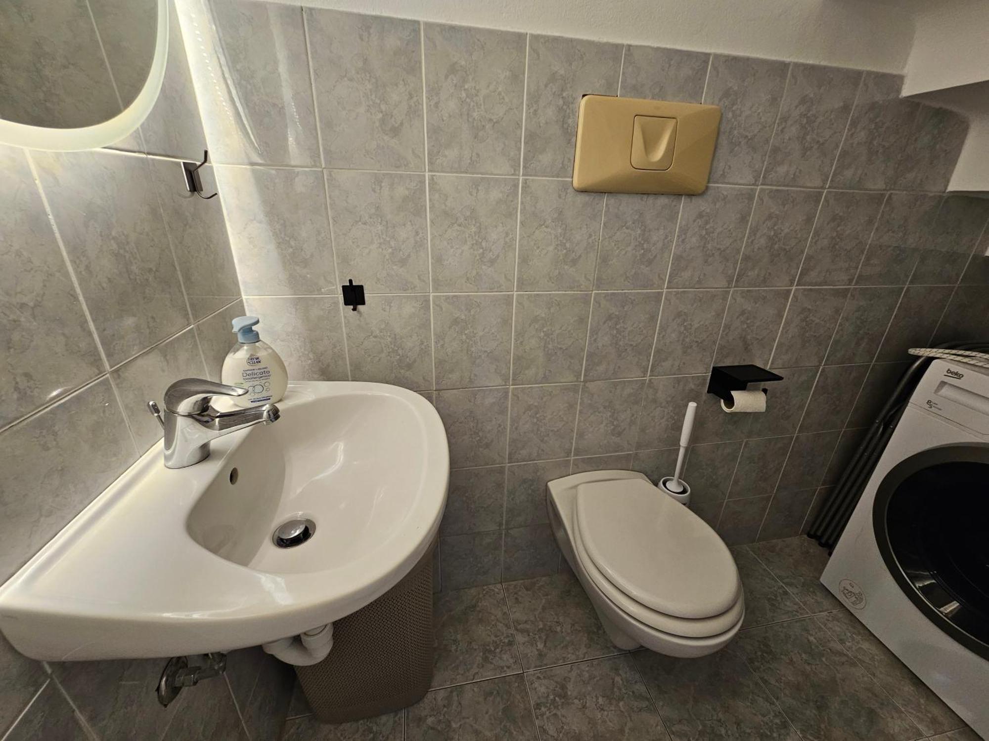 Exclusive Top Floor 2-Bedroom Flat Milan Exterior photo