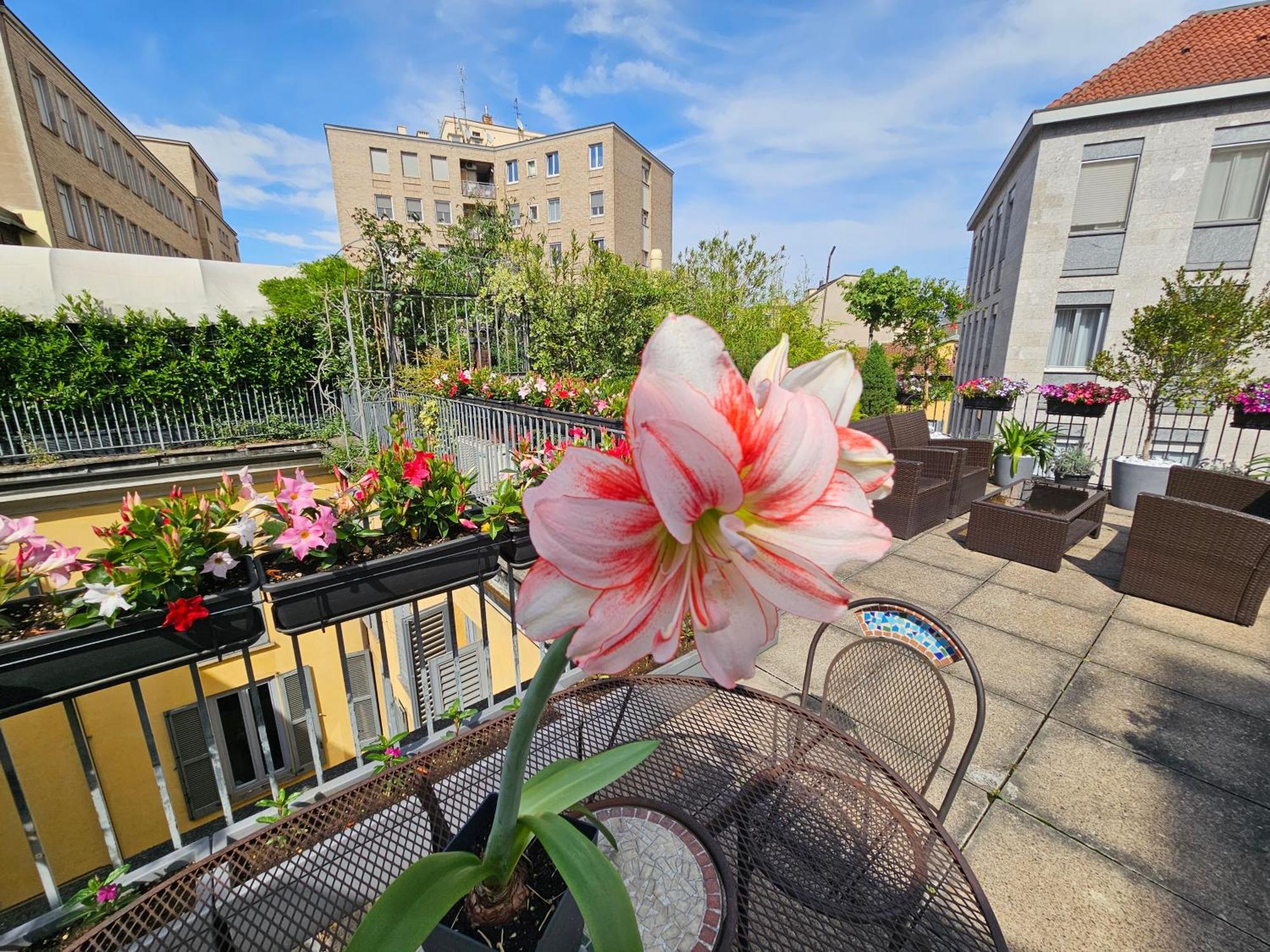 Exclusive Top Floor 2-Bedroom Flat Milan Exterior photo